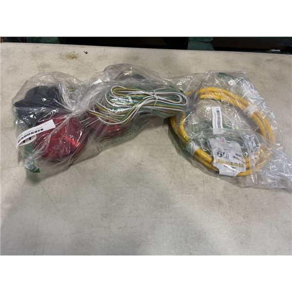 AS NEW SET OF MAGMNETIC TRAILER TOWING LIGHTS AND 6FT HEAVY DUTY LIGHTED 3 WIRE GROUNDED 12AWG EXTEN