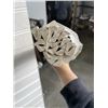 Image 3 : 20 PCS 10FT CORNER ROUND SHOE MOULDING