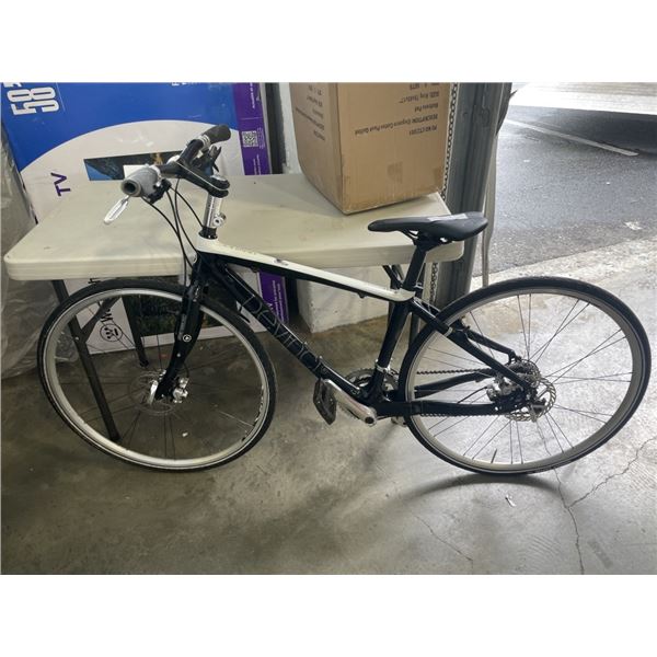 BLACK DEVINCI BIKE