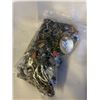 Image 4 : BAG OF MISC JEWELRY, BEADS AND PARTS