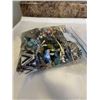 Image 4 : BAG OF MISC JEWELRY, BEADS AND PARTS