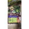 Image 2 : BAG OF OXFORD HAY BLEND AND BAG OF ADULT RABBIT FOOD