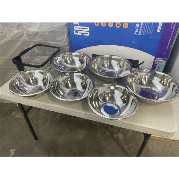 4 STAINLESS  MIXING BOWLS AND DISH RACK