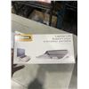 Image 3 : FELLOWES LAPTOP LIFT AND 2 FELLOWES BREYTA LAPTOP STANDS