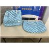 Image 1 : 2 REUSUABLE BAGS AND VELVET HANGERS