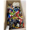 Image 5 : 2 BOXES OF LEGOS