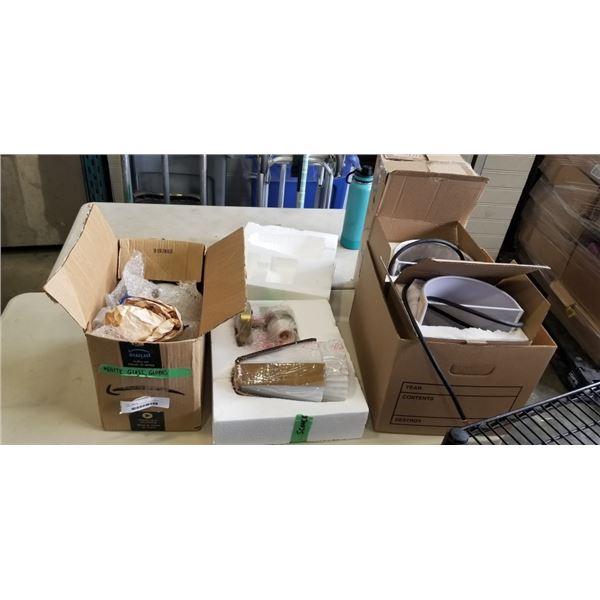 LARGE LOT OF LIGHTING AND MODERN WALL SCONCES