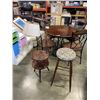 Image 1 : ANTIQUE FLOOR LAMP AND STOOL