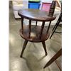 Image 5 : ANTIQUE FLOOR LAMP AND STOOL