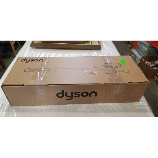 DYSON V8 ANIMAL CORDLESS STICK VACUUM - TESTED WORKING
