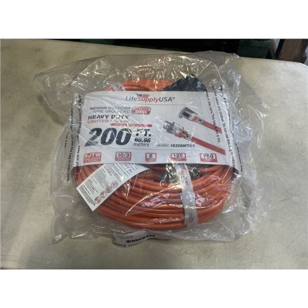 AS NEW 200FT ORANGE INDOOR OUTDOOR HEAVY DUTY LIGHTED 3 WIRE GROUNDED EXTENSION CORD 16AWG
