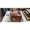 Image 1 : BOX OF BATTERY OPERATED LIGHTS, HAND BAGS AND MINI FRAMES