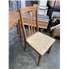 Image 5 : MCM WALNUT DINING TABLE WITH 5 CHAIRS