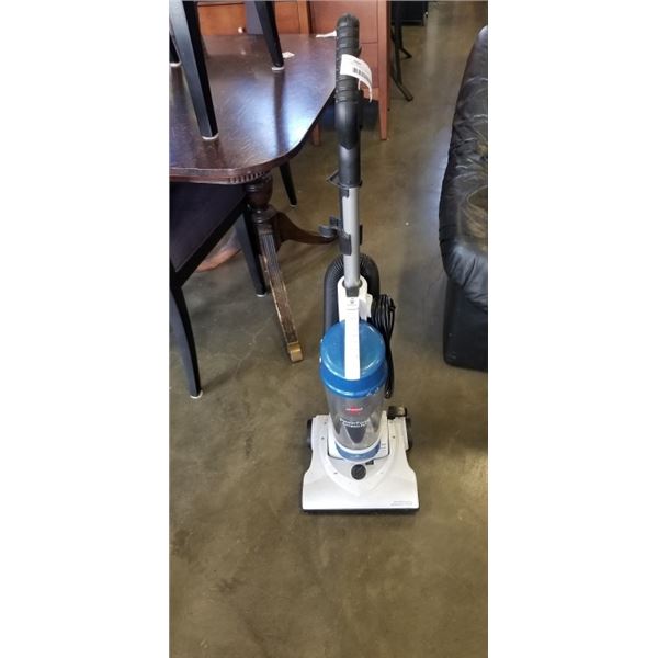 BISSEL VACUUM CLEANER