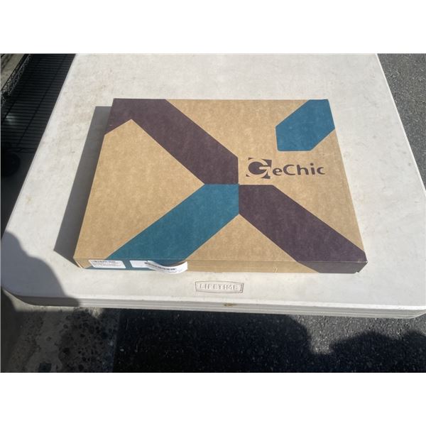 GECHIC 15 INCH PORTABLE MONITOR MODEL M152H PORTABLE MONITOR