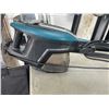 Image 3 : SHARK VACUUM CLEANER