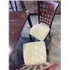 Image 5 : MAHAOGANY FINISH 7PC DINING SET WITH 2 ARMCHAIRS, BUILT IN EXTENSION LEAF