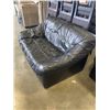 Image 4 : 3 PIECE BLACK LEATHER SOFA, LOVESEAT, AND CHAIR