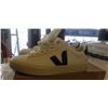 Image 2 : NEW PAIR OF VEJA CAMPO CHROIMEFREE LEATHER EXTRA WHITE / BLACK SIZE US 7
