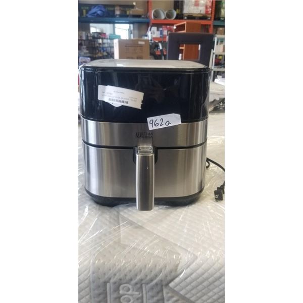 ULTIMA COSA 5.2QT DIGITAL AIR FRYER - TESTED WORKING, RETAIL $229