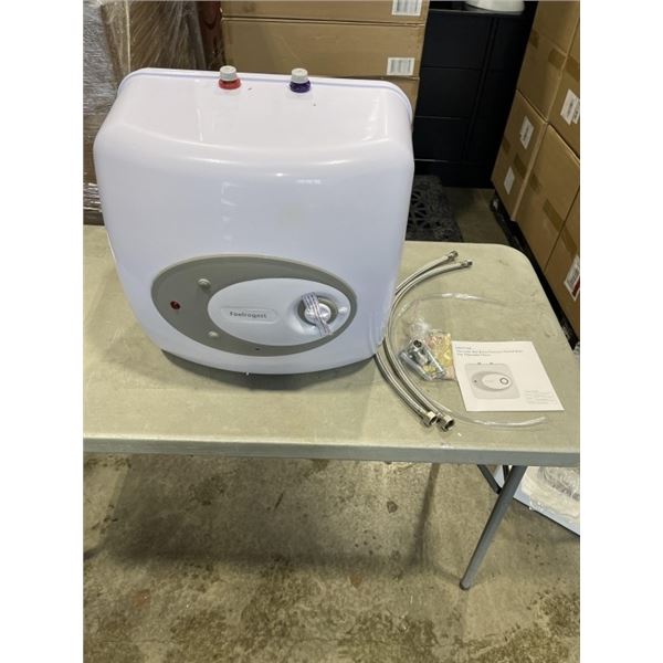 NEW FEELROGAST 8 GAL. (30L) ON DEMAND HOT WATER HEATER, WITH INSTALL ACCESORIES AND SUPPLIES