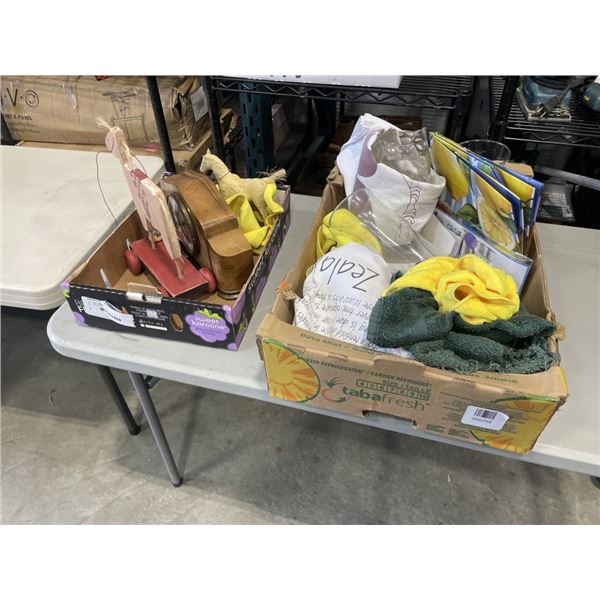 TRAY WITH VINTAGE CLOCK AND 2 WOODEN HORSE ORNAMENTS, AND TRAY OF COLLECTIBLES