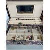 Image 3 : 2 JEWEL BOXES INCLUDING CONTENTS