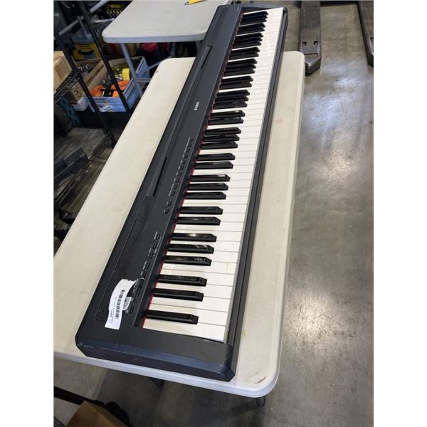 YAMAHA DIGITAL PAINO -P85