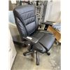 Image 2 : BLACK LEATHER ADJUSTABLE OFFICE CHAIR