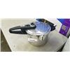 Image 1 : PRESSURE COOKER