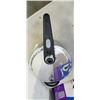 Image 2 : PRESSURE COOKER
