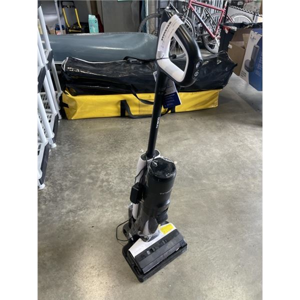 TINECO FLOOR 1 S5 SERIES FLOOR CLEANER WORKING WITH CHARGE DOCK