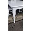 Image 3 : WHITE DINING TABLE W/ 4 CHAIRS