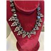 Image 2 : VINTAGE BLACK HEMETINE GASS AND RHINESTONES NECKLACE, STAND INCLUDED