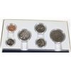 Image 2 : 1983 CANADIAN SPECIMEN SET IN CASE