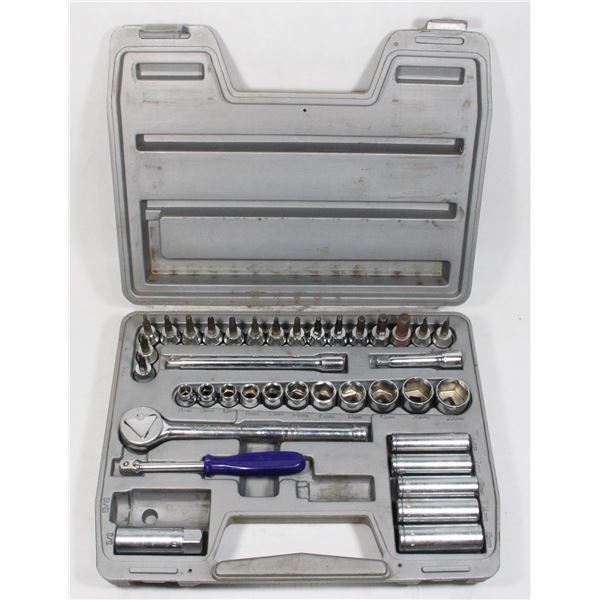 CANADIAN TIRE MASTERCRAFT 3/8" SOCKET SET