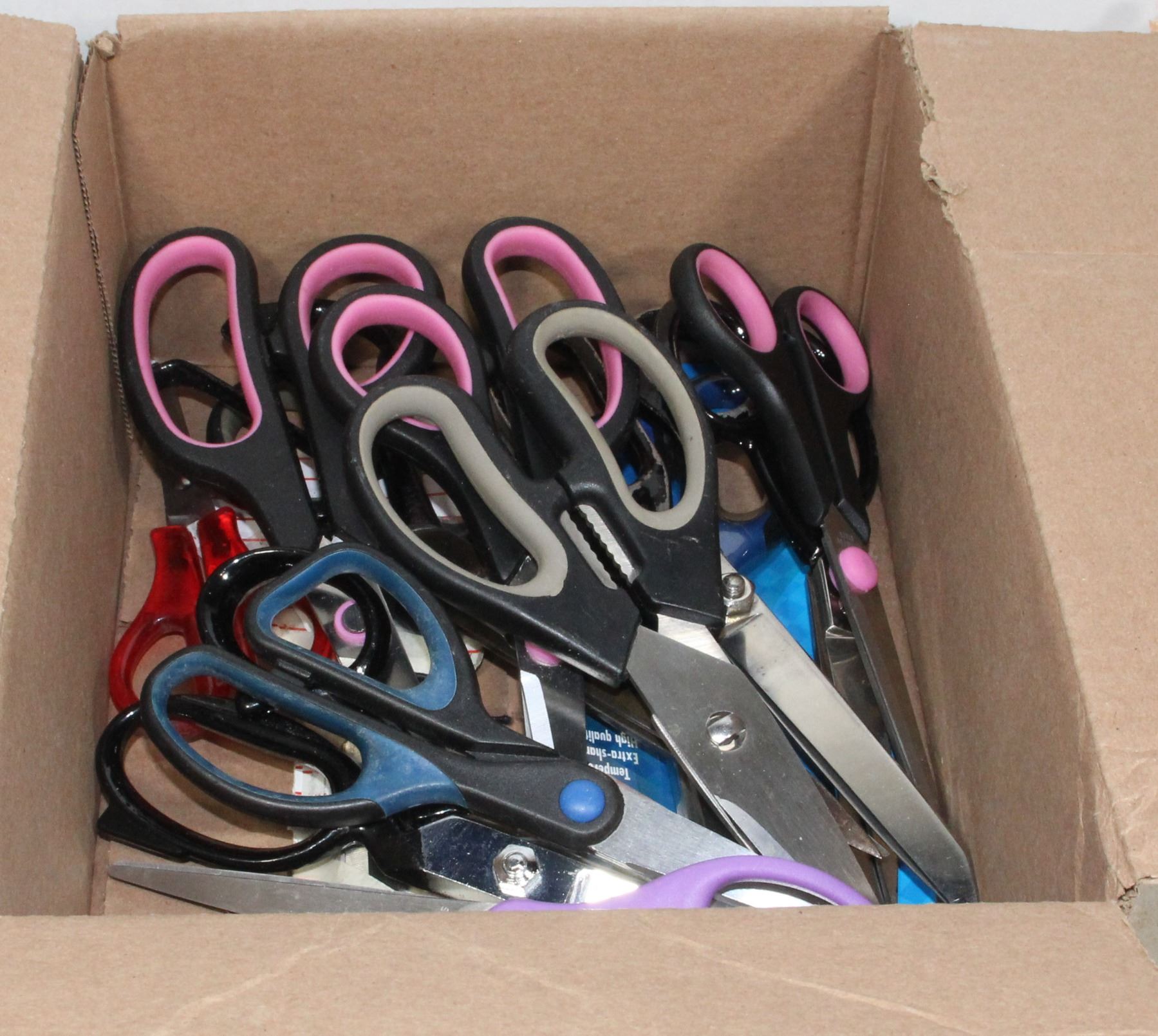 Scissors A Few LOT OF SCISSORS ASSORTED