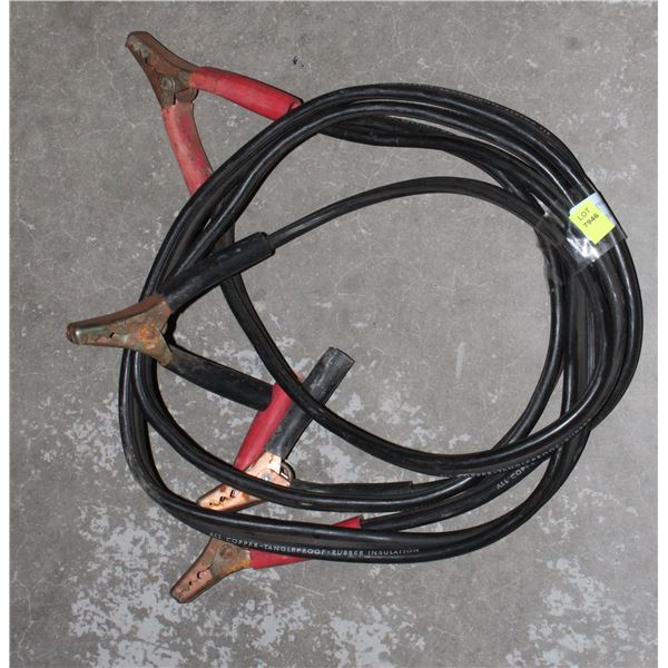 SET OF JUMPER CABLES
