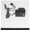 Image 1 : UNIVERSAL AC/DC ADAPTOR