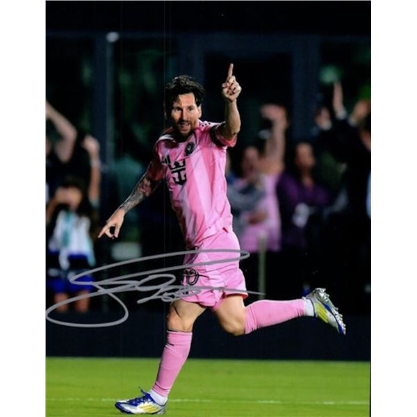 Lionel Messi facsimile signed photo