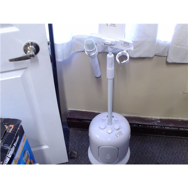 Kareokee system missing 1 mic no box