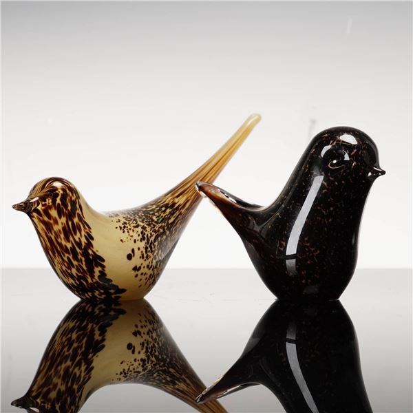 2pc Wedgwood Art Glass Bird Figurines
