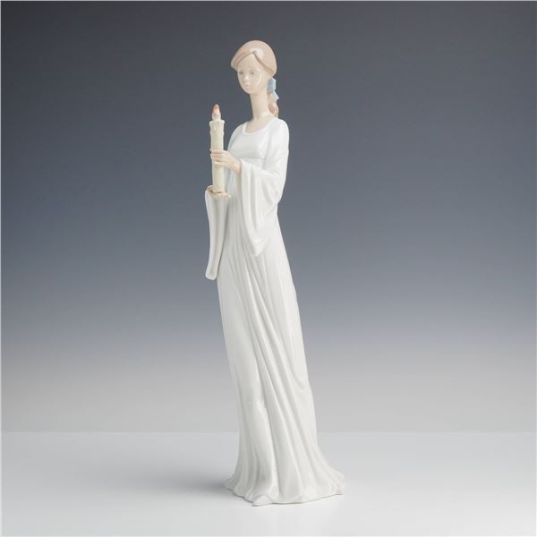 LladrÃ³, Light and Life Figurine