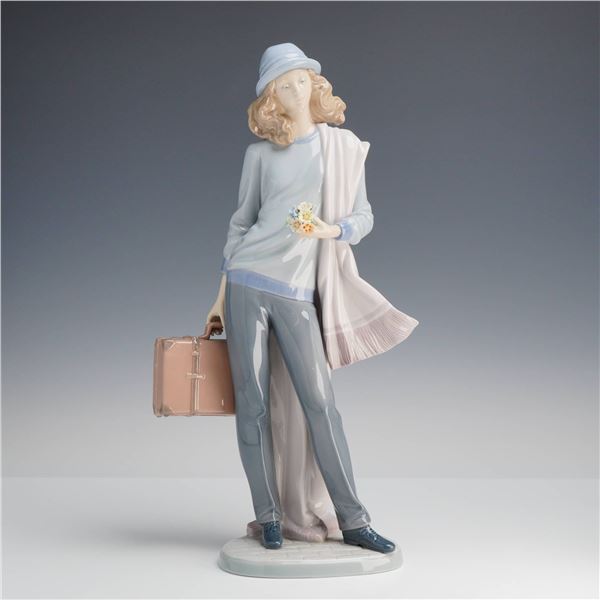 LladrÃ³, On My Way Home Figurine 6752