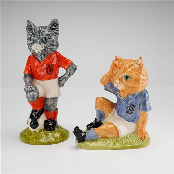 A Pair of Beswick Royal Doulton Footballing Felines Storybook Figurines Mee-Ouch FF2 and Kitcat FF3