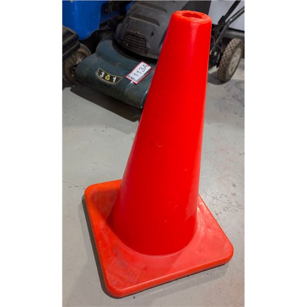 CÔNE DE SIGNALISATION (ORANGE) 19" DE HAUT