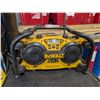 Image 1 : RADIO DE CHANTIER DEWALT #DC011
