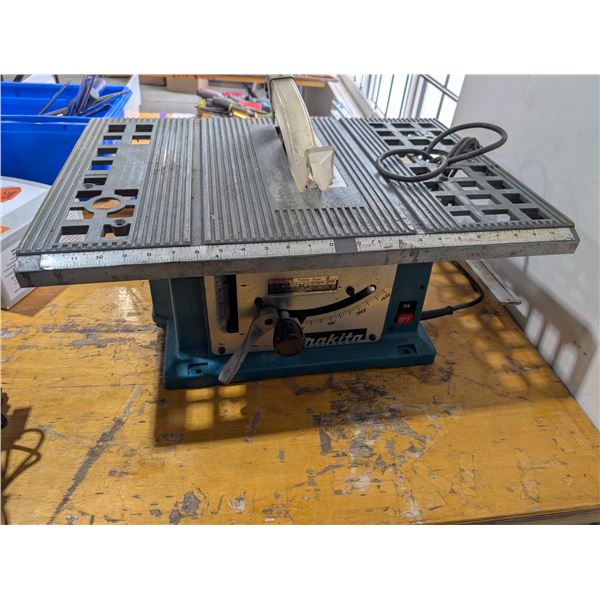 BANC DE SCIE MAKITA ****SWITCH NON-FONCTIONEL****