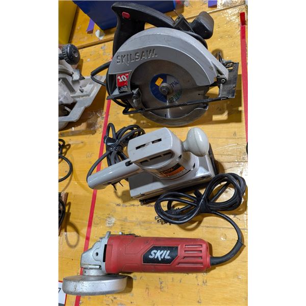 LOT DE 3 SKIL OUTILS ÉLECTRIQUES - SCIE #5150 PONCEUSE #490 MEULEUSE #9294