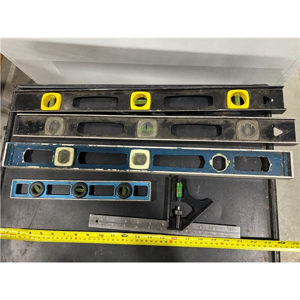 LOT DE 5 NIVEAUX ASSORTIS